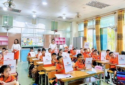 EDU WORLD ĐỒNG HÀNH CÙNG CÁC TRƯỜNG HỌC TRÊN CẢ NƯỚC, TIẾP LỬA NĂM HỌC MỚI CHO HỌC SINH