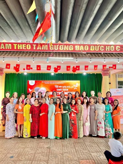 THÁNG 5 NHỚ BÁC – HÀNH TRÌNH LAN TỎA YÊU THƯƠNG & TRI THỨC CÙNG EDU WORLD