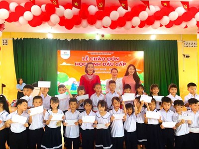 CÙNG EDU WORLD “TIẾP LỬA MÙA TỰU TRƯỜNG”, ĐỒNG HÀNH CÙNG THẾ HỆ MẦM XANH
